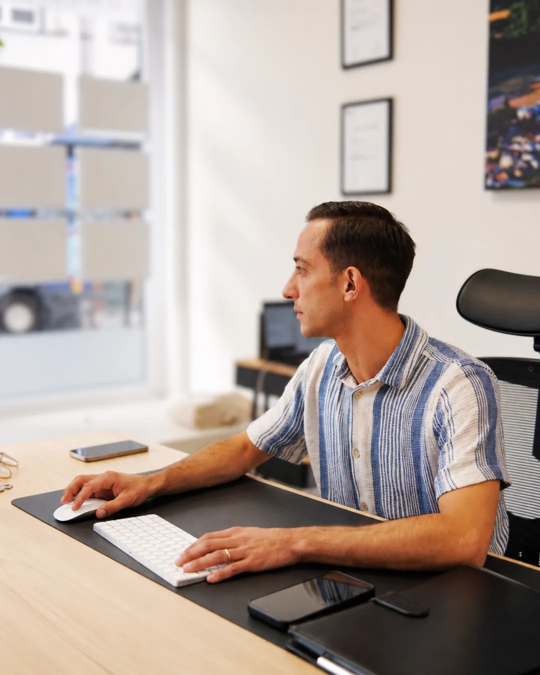 Andy van der Goot à son bureau à l'agence de Diekirch